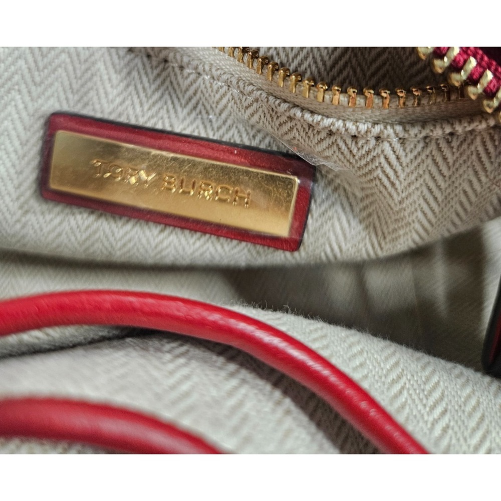 Tory Burch Fleming Soft Camera Bag – Red Quilted Leather – Gold Hardware - Picture 4 of 11